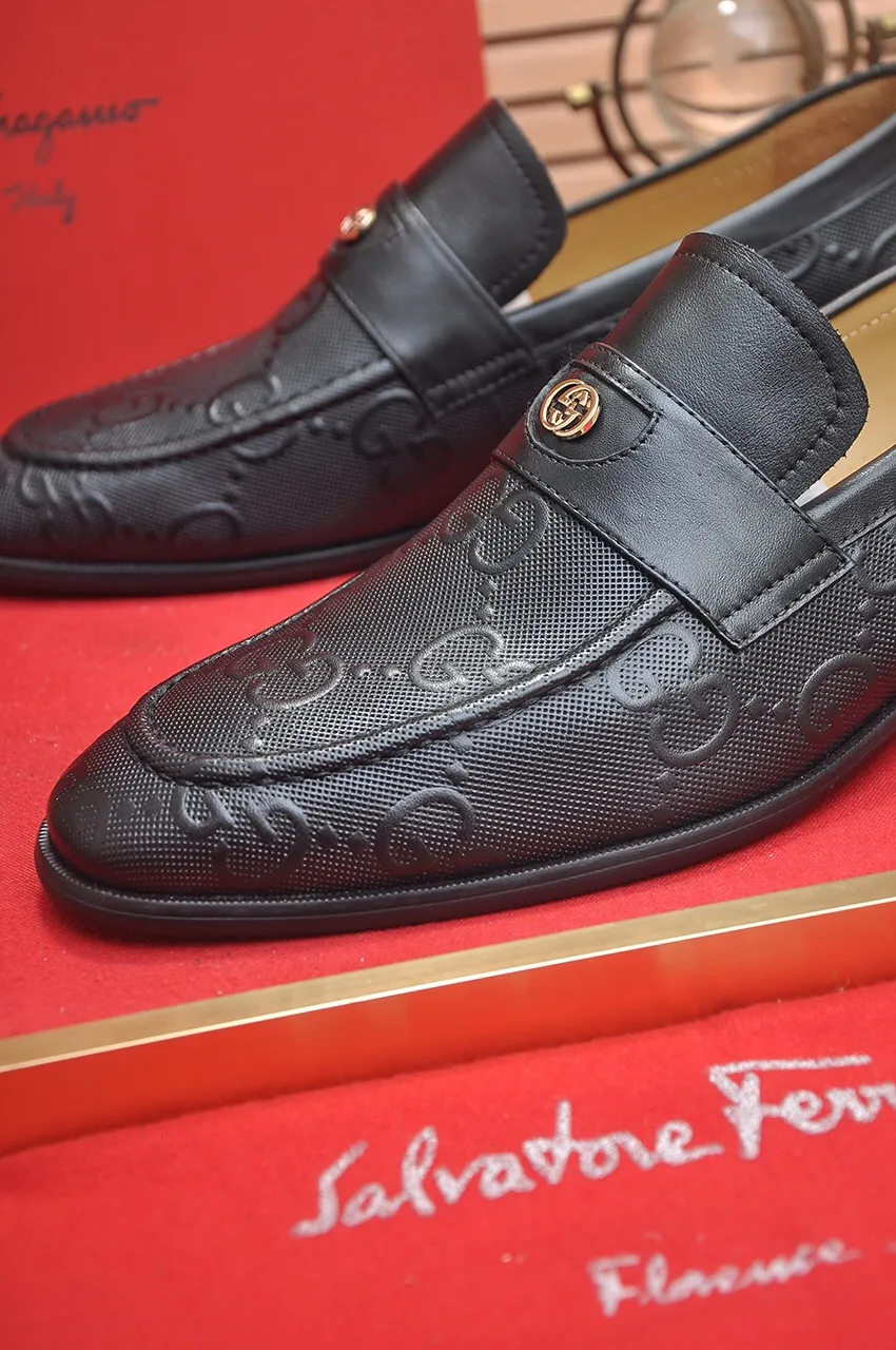 Men's shoes 💰520💶【GUCCI】 (High-end Niuli) New 🍀Gucci* - top version Gucci Peas shoes! Made of imported original cowhide, the inner top layer is comfortable cowhide lining! Original wear-resistant rubber outsole! High quality products! Code number 38-44!
